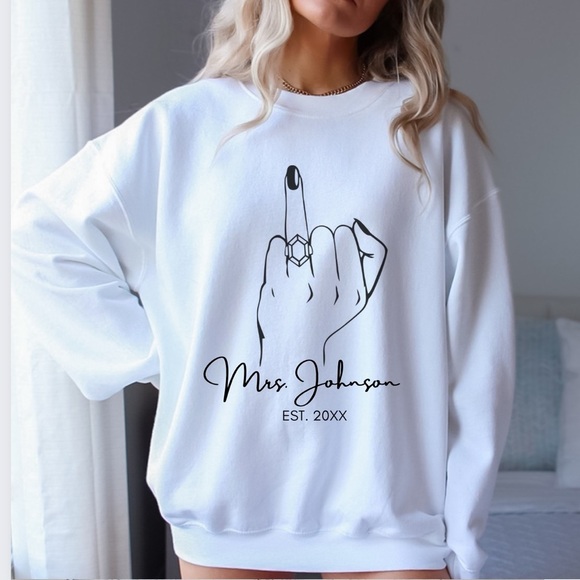NEW Custom Bride Ring Finger graphic Sweatshirt - Picture 2 of 4